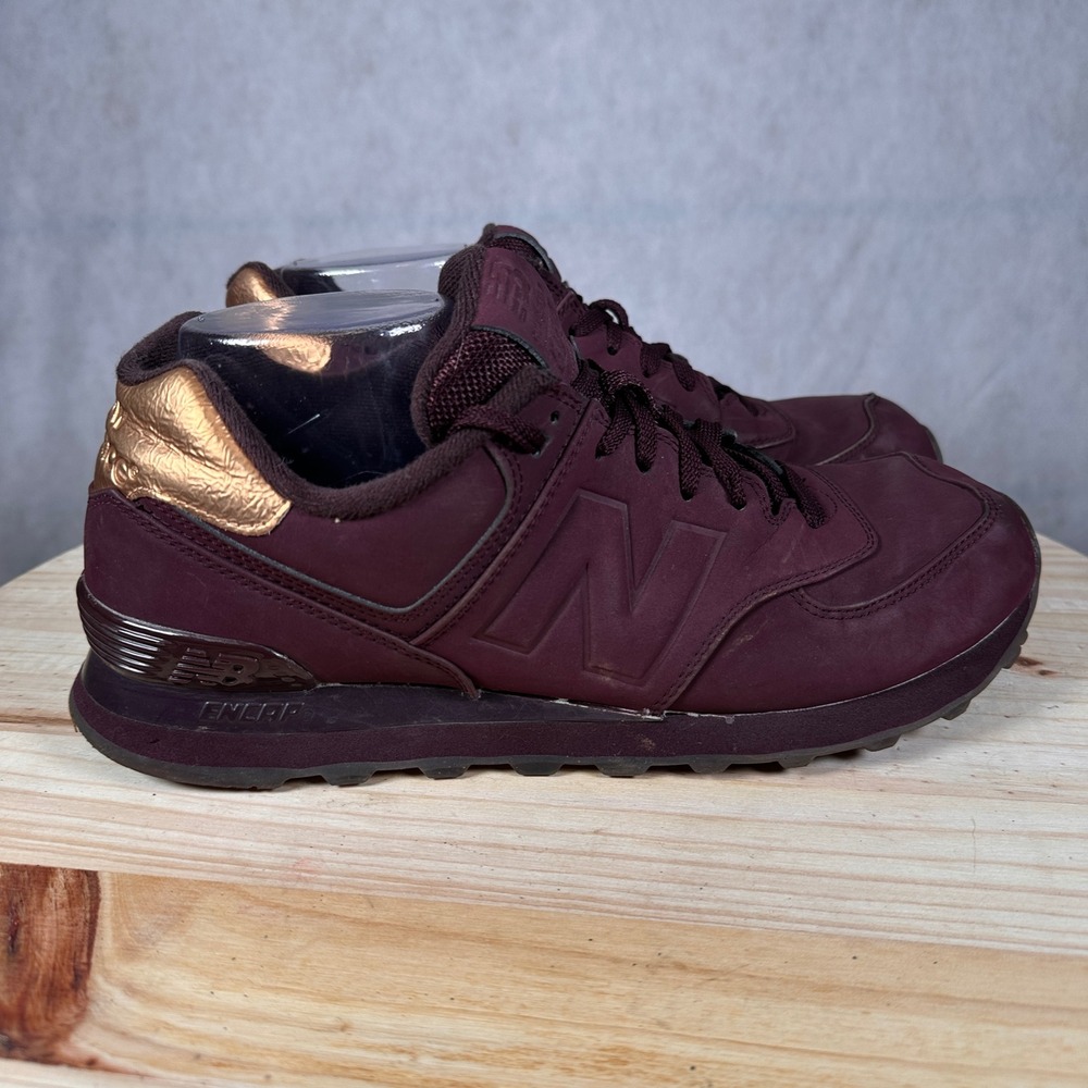 New Balance 574 Sneakers Womens 11 Burgundy Gold Good Condition Nubuck Leather - Picture 5 of 16